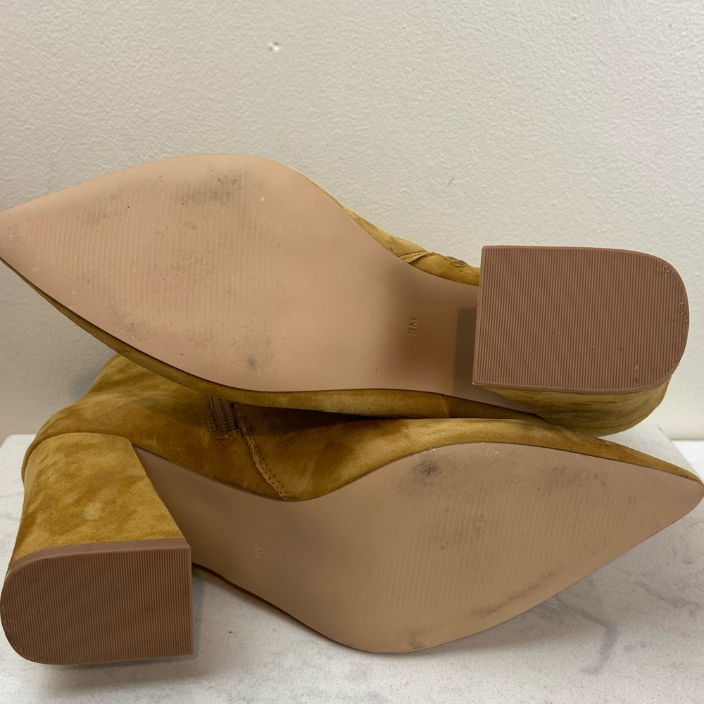 Steve Madden Matilda  Mustard Suede Leather Ankle Booties Block Heel Pointed Toe - Picture 8 of 8